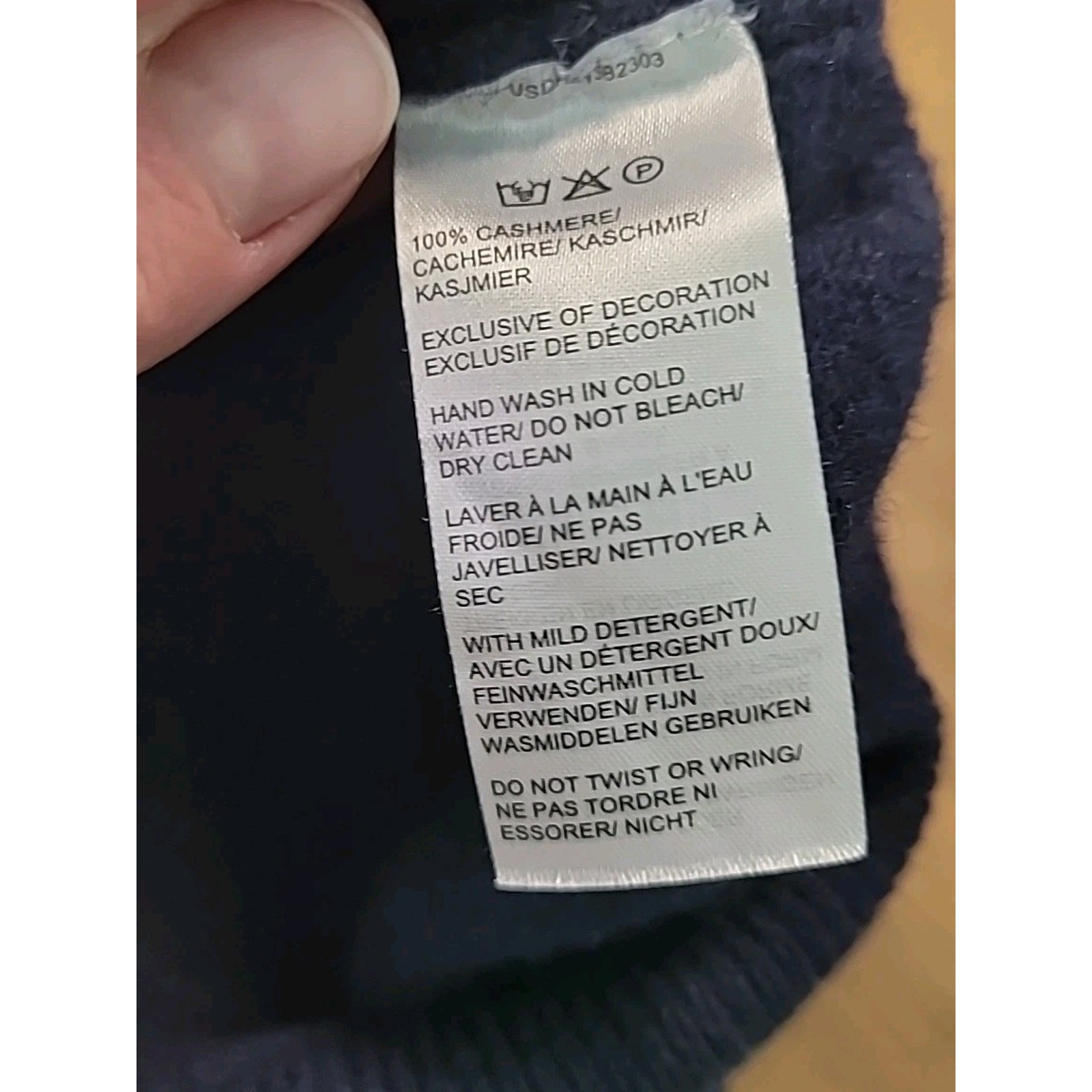 Saks Fifth Ave Cashmere Sweater L Navy “New York” Spellout Usa-Euc — image 6 of 6